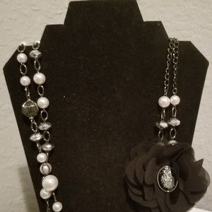 NWT Long New York and Company Necklace